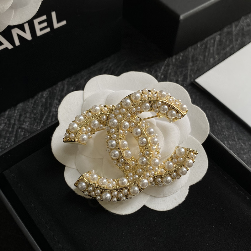 Chanel Brooch 03yxs253